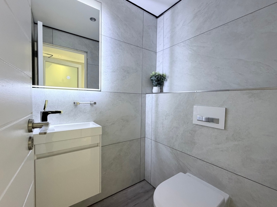 3 Bedroom Property for Sale in Beachfront Western Cape
